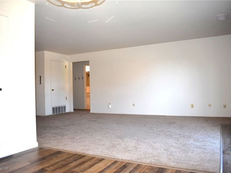 255 N Portage Path, Unit 409, Akron, OH 44303 Photo 8