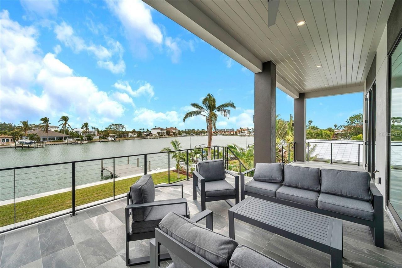 36 Dolphin Drive, Treasure Island, FL 33706 Photo