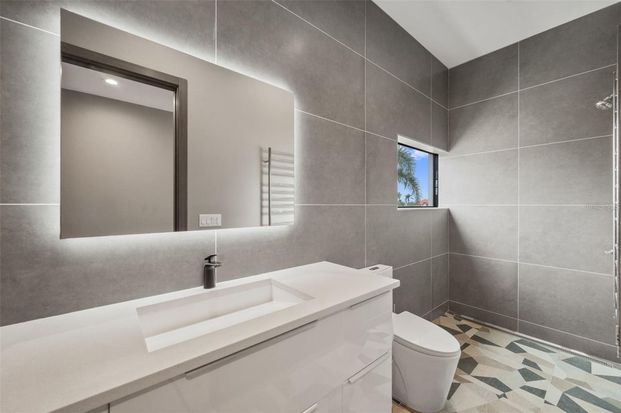 36 Dolphin Drive, Treasure Island, FL 33706 Photo