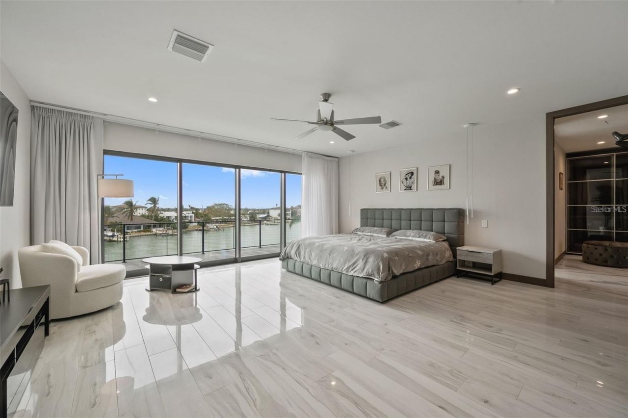 36 Dolphin Drive, Treasure Island, FL 33706 Photo