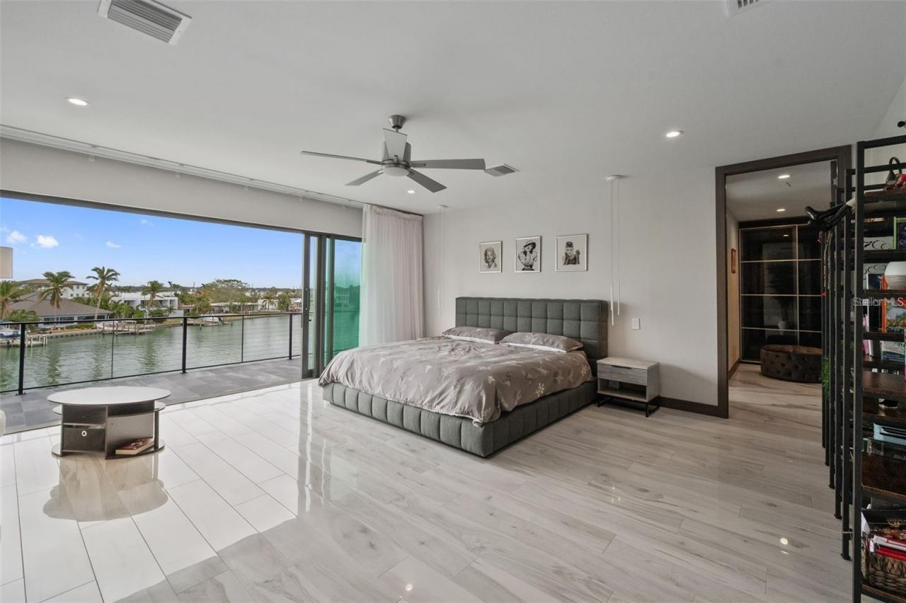 36 Dolphin Drive, Treasure Island, FL 33706 Photo