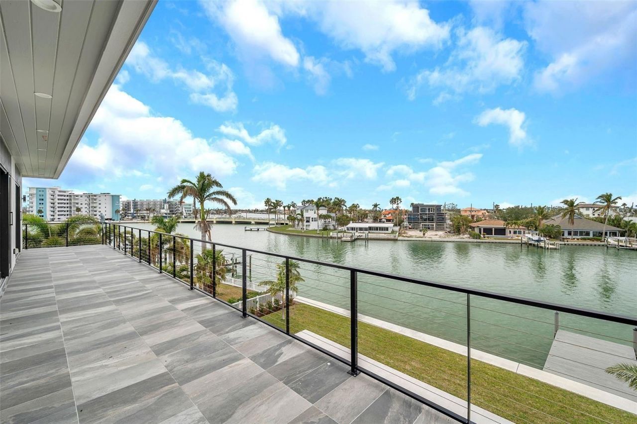 36 Dolphin Drive, Treasure Island, FL 33706 Photo