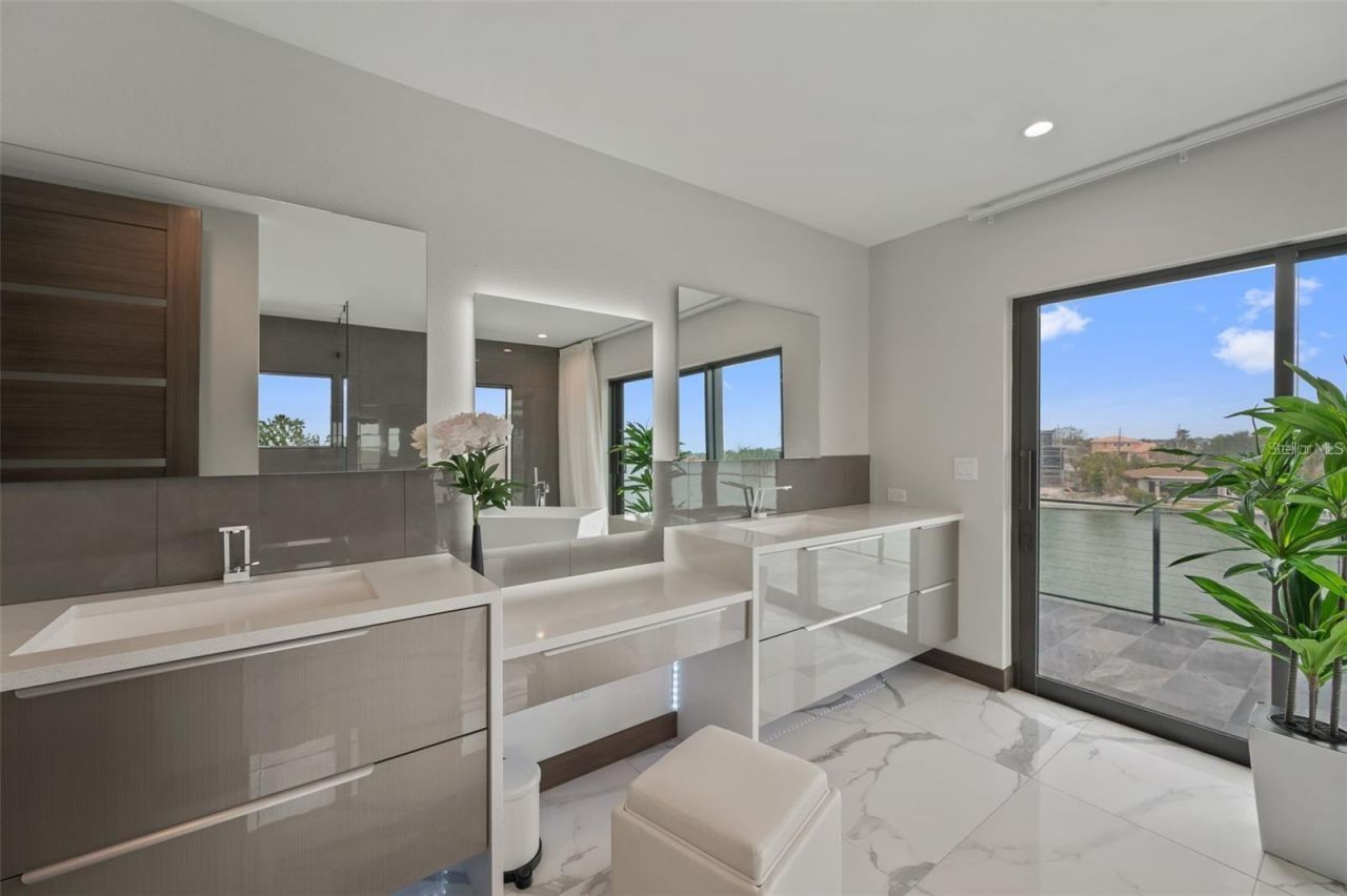 36 Dolphin Drive, Treasure Island, FL 33706 Photo