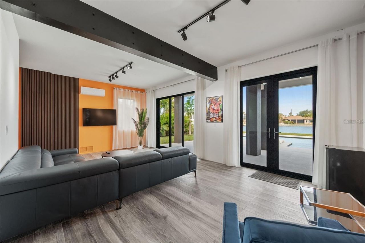 36 Dolphin Drive, Treasure Island, FL 33706 Photo