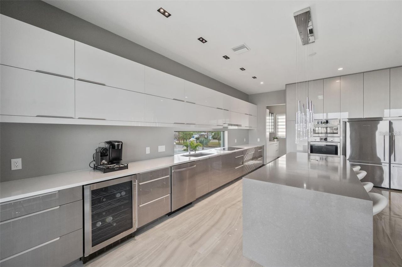 36 Dolphin Drive, Treasure Island, FL 33706 Photo