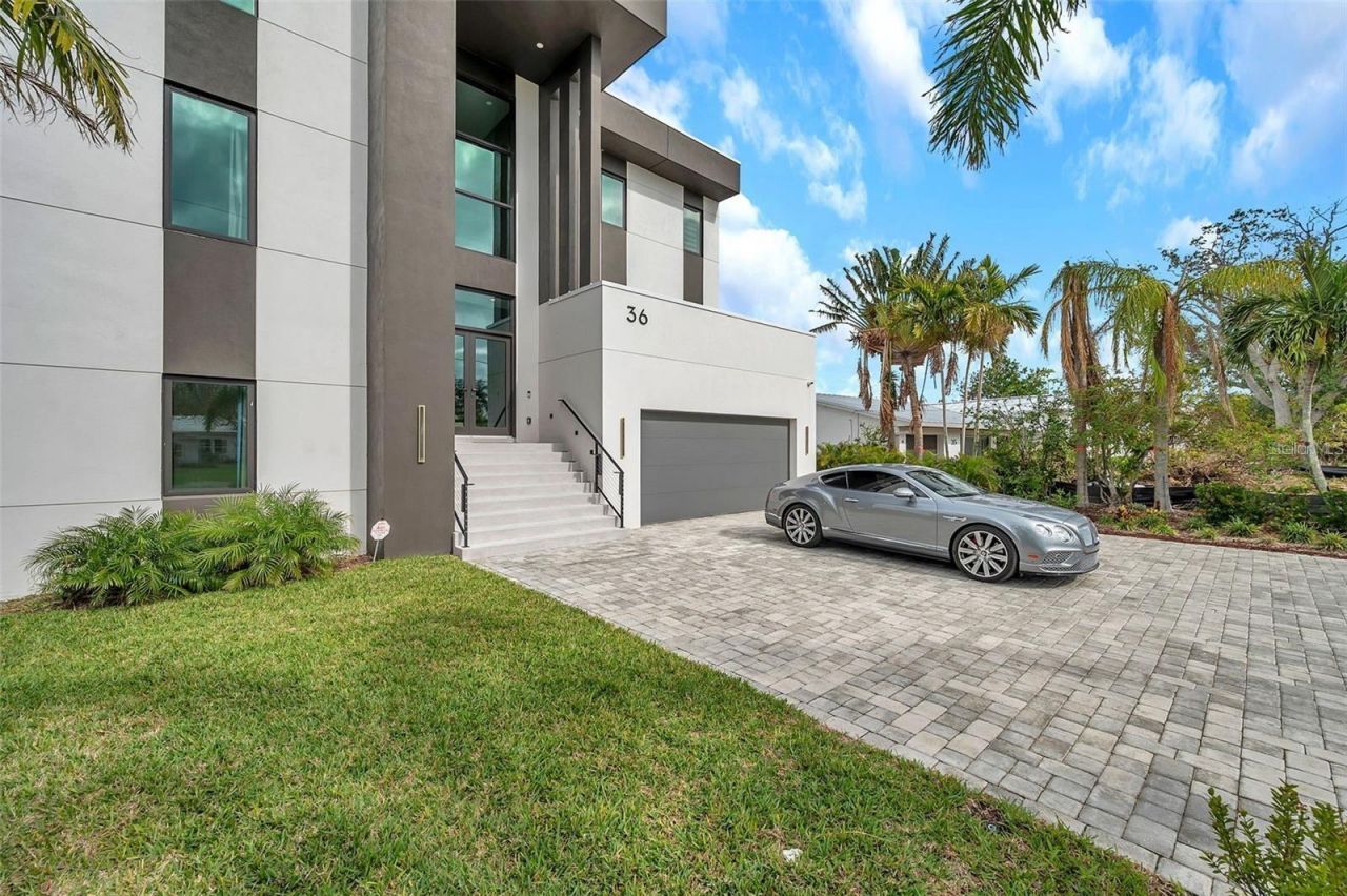 36 Dolphin Drive, Treasure Island, FL 33706 Photo