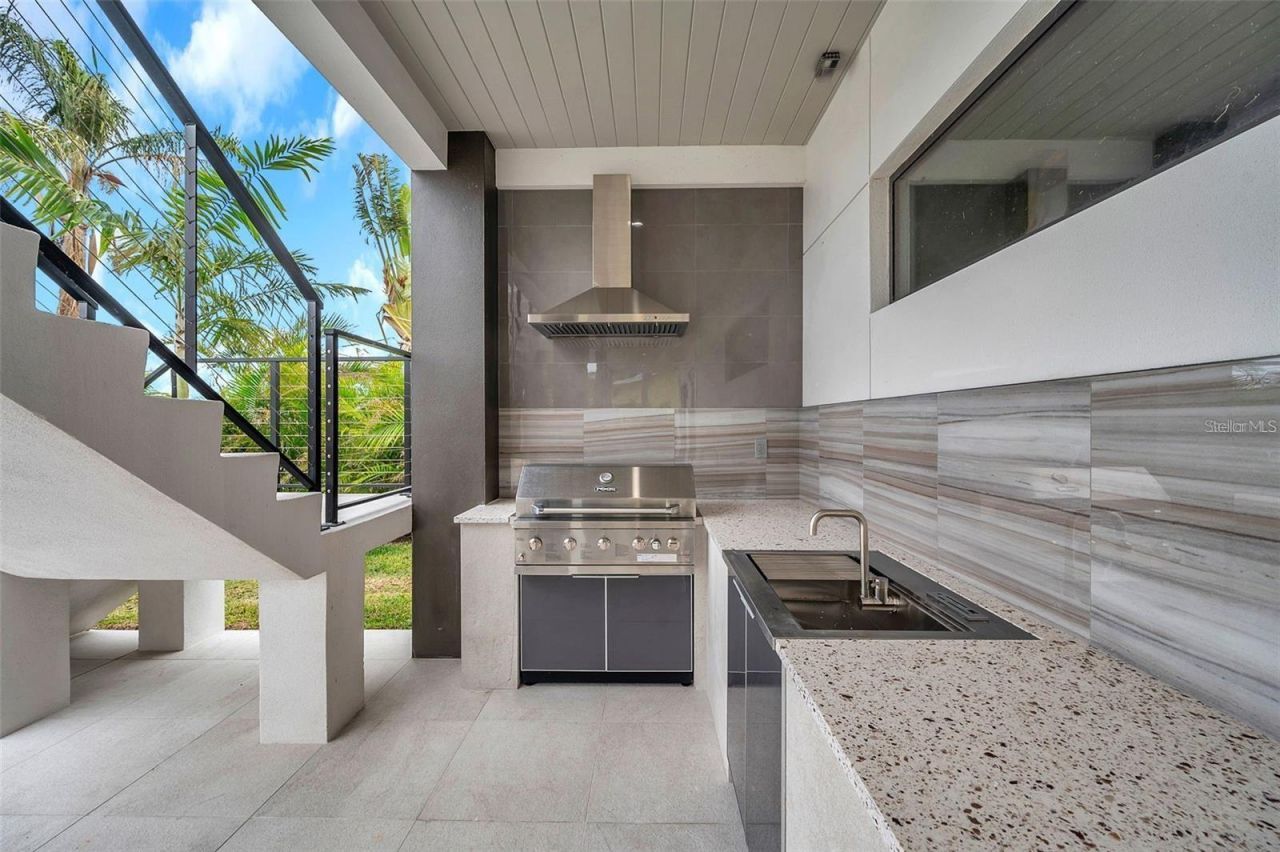 36 Dolphin Drive, Treasure Island, FL 33706 Photo