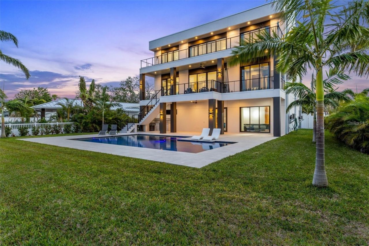 36 Dolphin Drive, Treasure Island, FL 33706 Photo