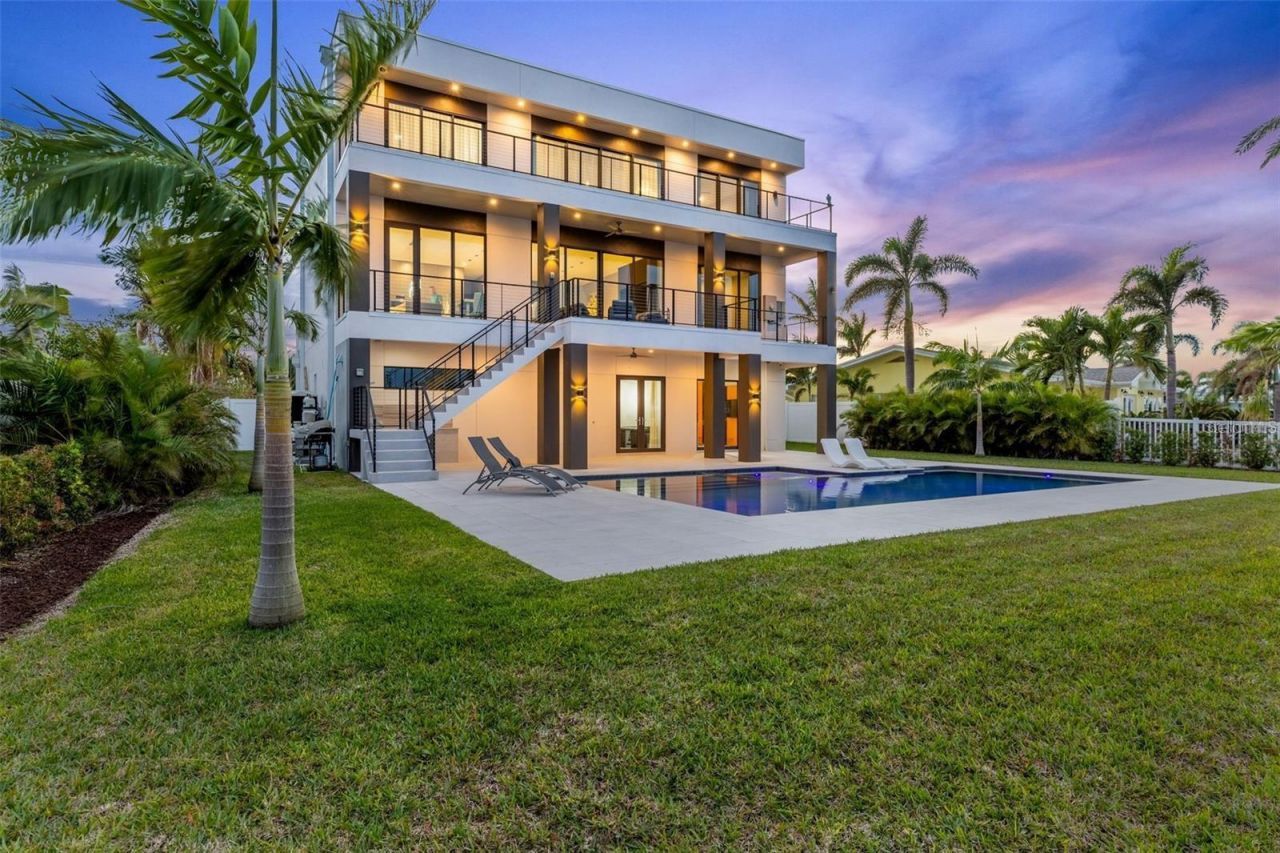 36 Dolphin Drive, Treasure Island, FL 33706 Photo