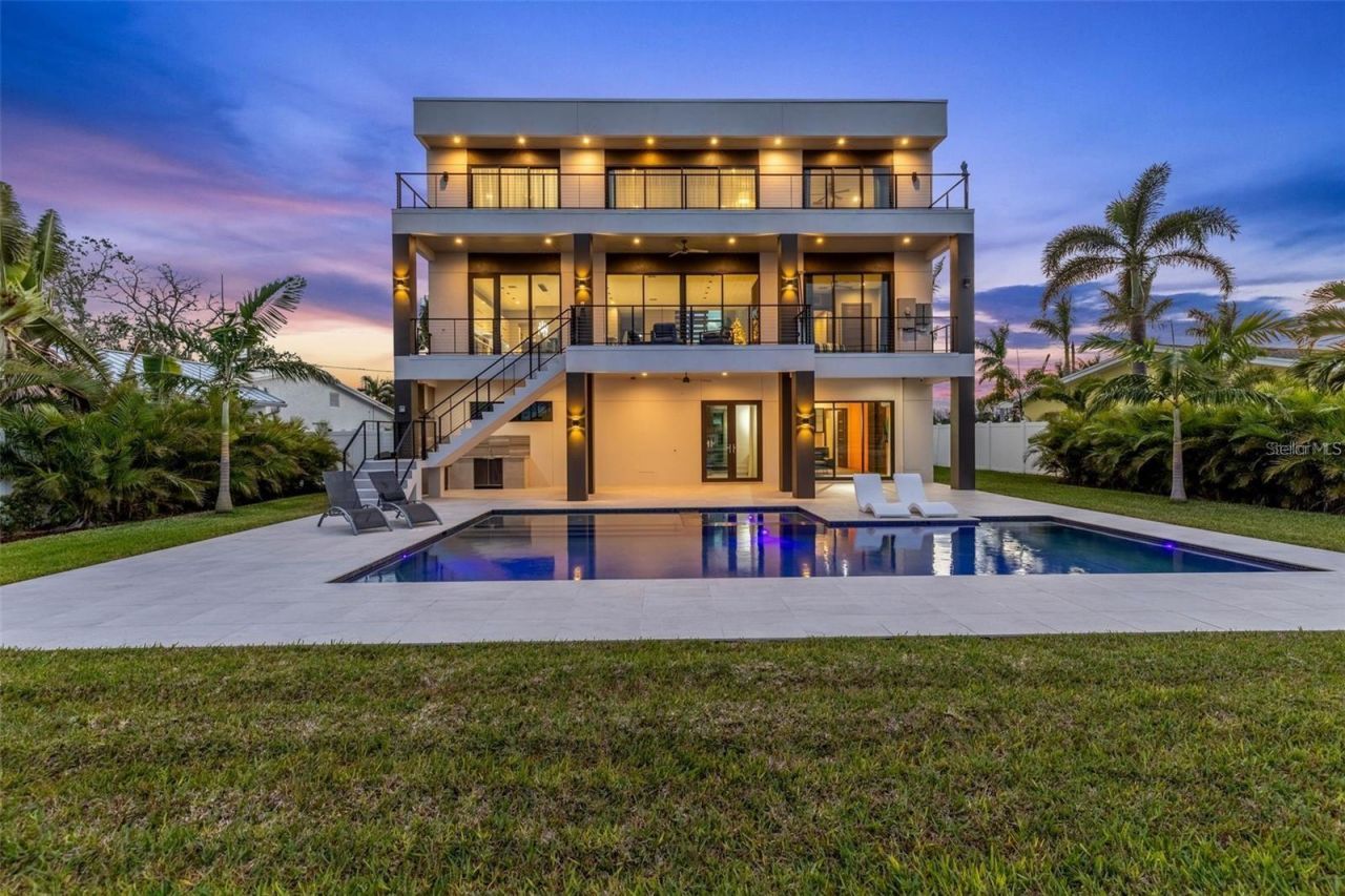 36 Dolphin Drive, Treasure Island, FL 33706 Photo