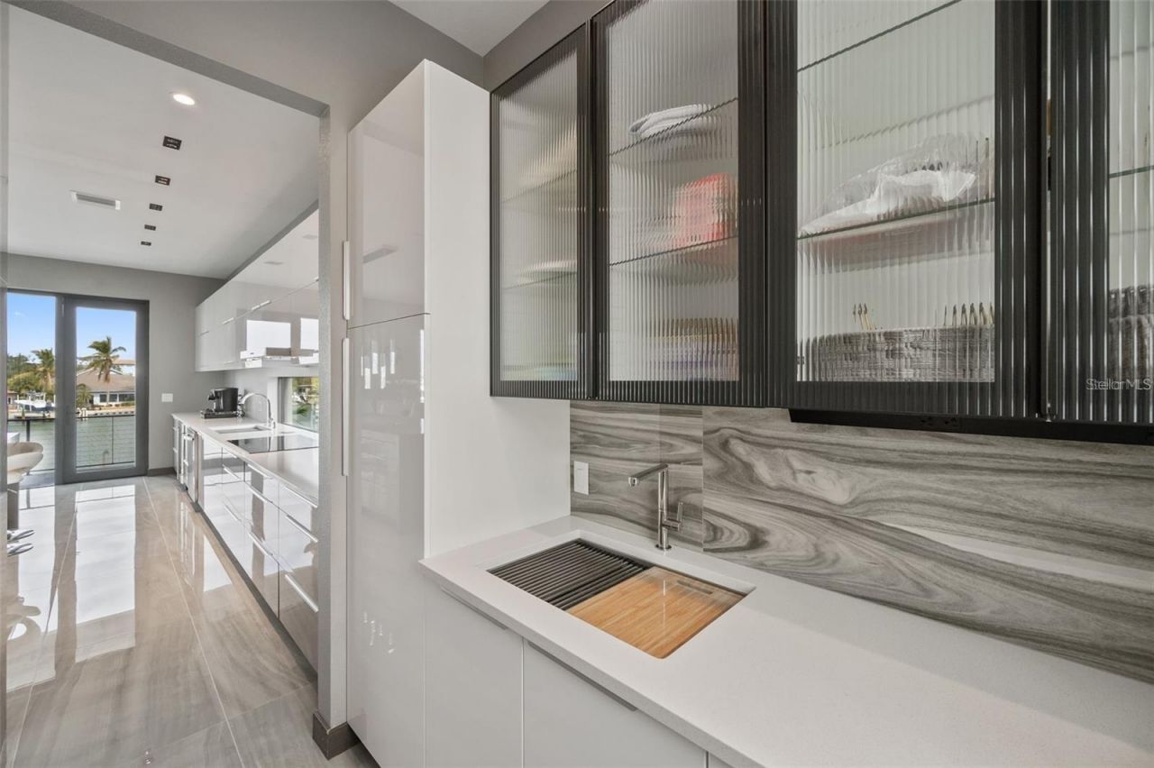 36 Dolphin Drive, Treasure Island, FL 33706 Photo