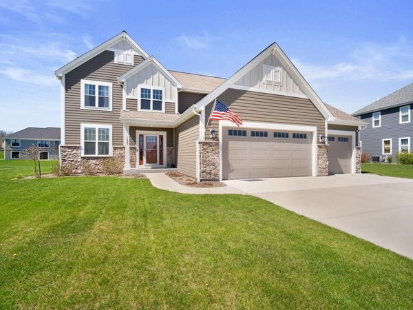 155 Mullberry LANE, Grafton, WI 53024