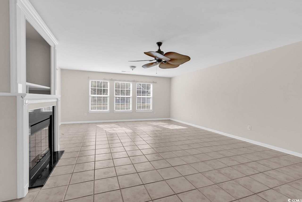 4440 Lady Banks Ln. Photo 4