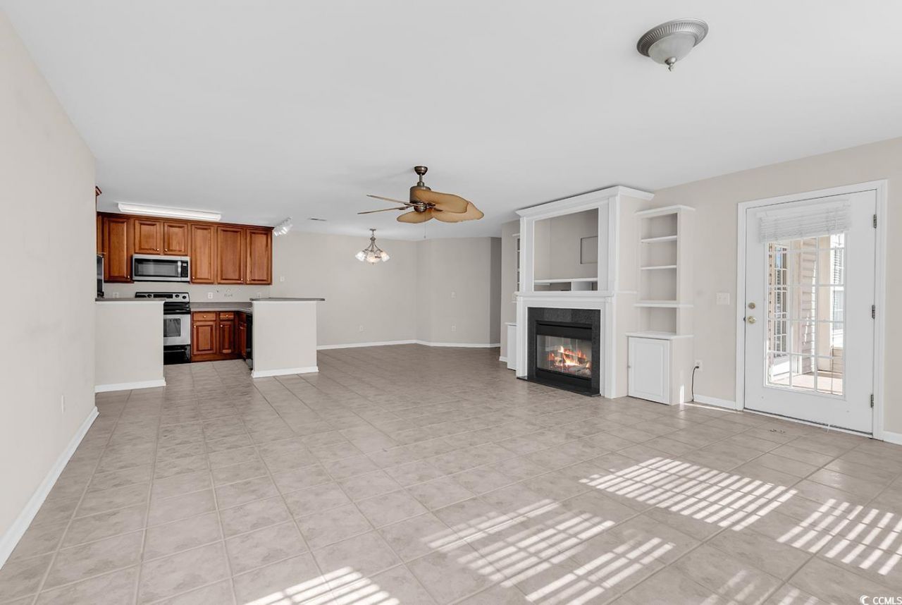 4440 Lady Banks Ln. Photo 5