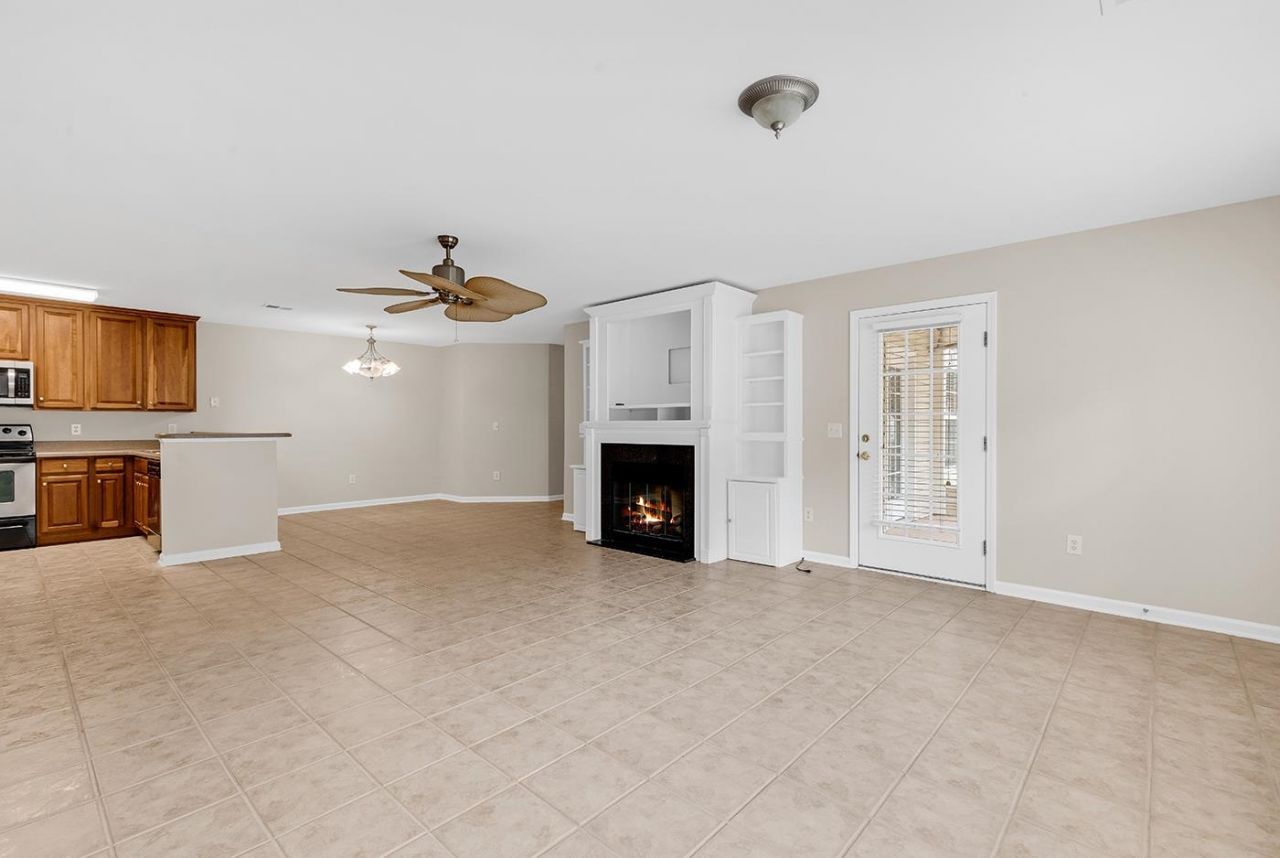 4440 Lady Banks Ln. Photo 6
