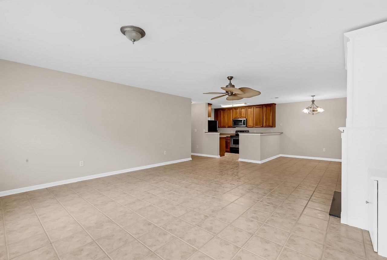 4440 Lady Banks Ln. Photo 7