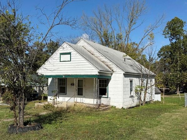 121 W Lafayette Street, El Dorado Springs, MO 64744