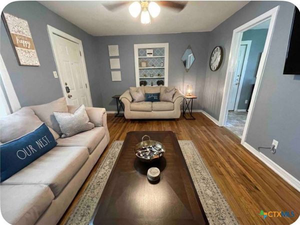 284 Perryman Street, New Braunfels, TX 78130