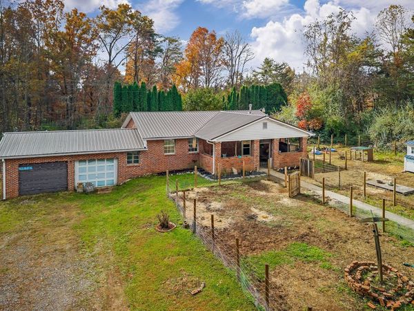 345 J W Farris Dr, Sparta, TN 38583