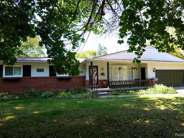 1227 N Jackson Street, Lapeer, MI 48446