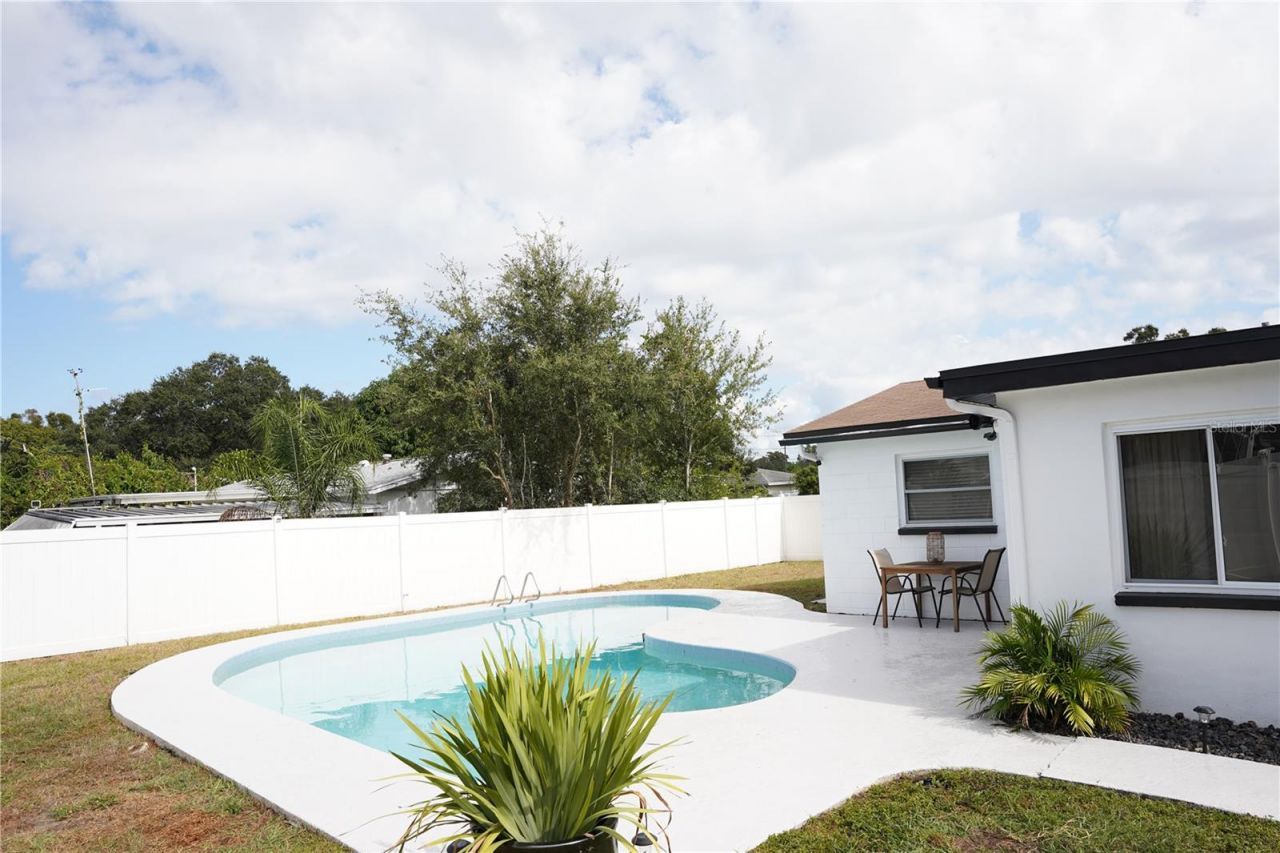 7100 21 Street N, Saint Petersburg, FL 33702 Photo