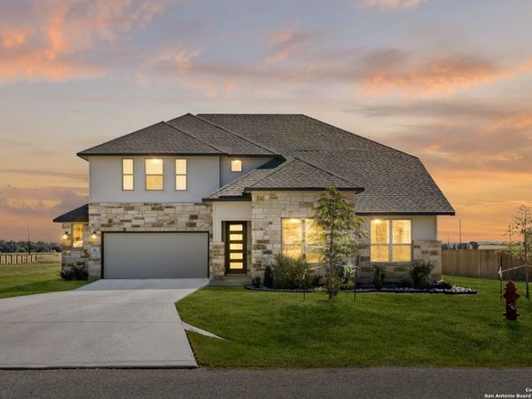 109 willow oak, Floresville, TX 78114