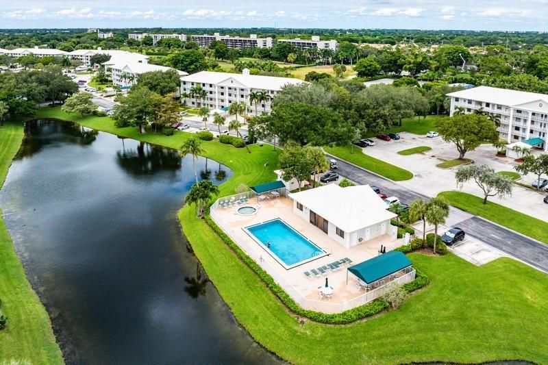 6109 Balboa Circle, Unit 304, Boca Raton, FL 33433 Photo