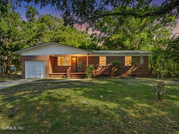 5557 CLEVELAND Road, Jacksonville, FL 32209