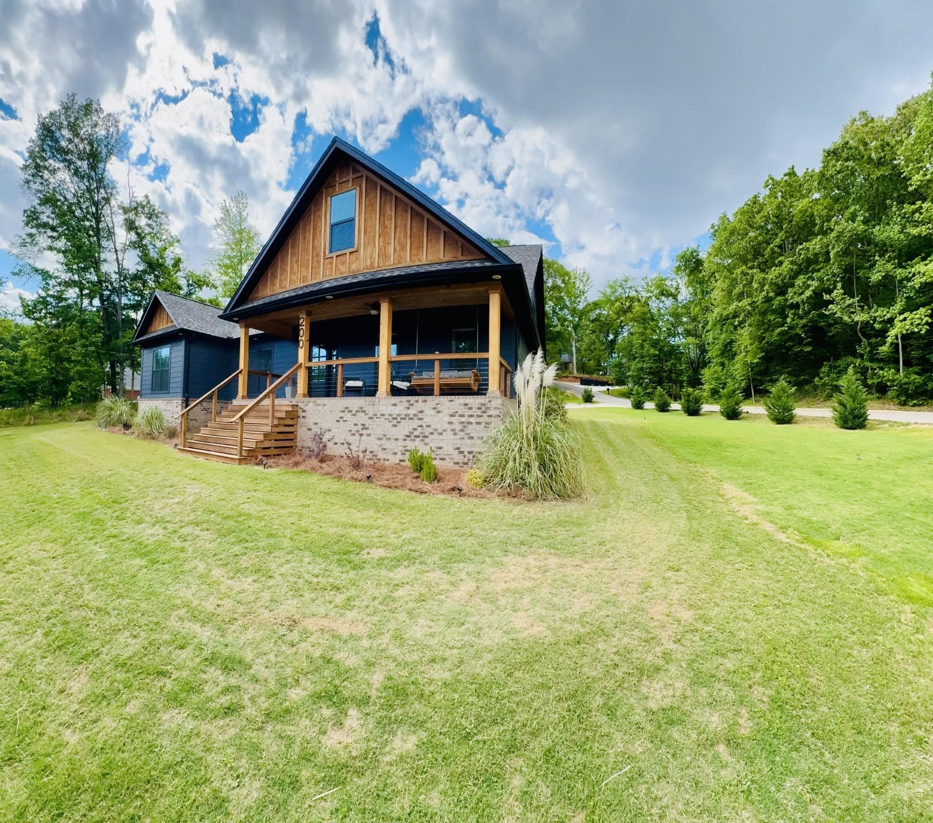 200 Creekside Dr Florence, AL 35630