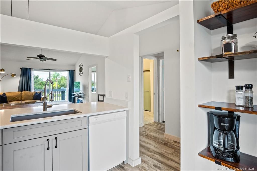 1555 NE Beacon Drive, Unit 1007, Jensen Beach, FL 34957 Photo