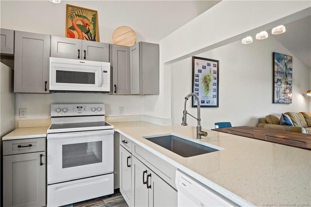 1555 NE Beacon Drive, Unit 1007, Jensen Beach, FL 34957 Photo