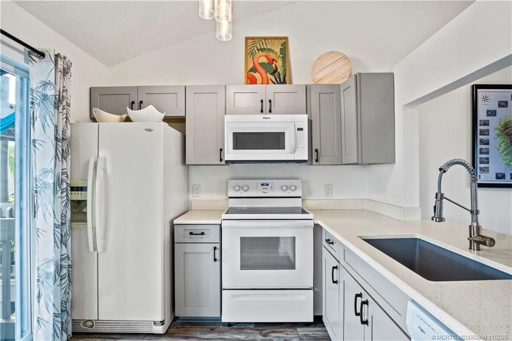 1555 NE Beacon Drive, Unit 1007, Jensen Beach, FL 34957 Photo