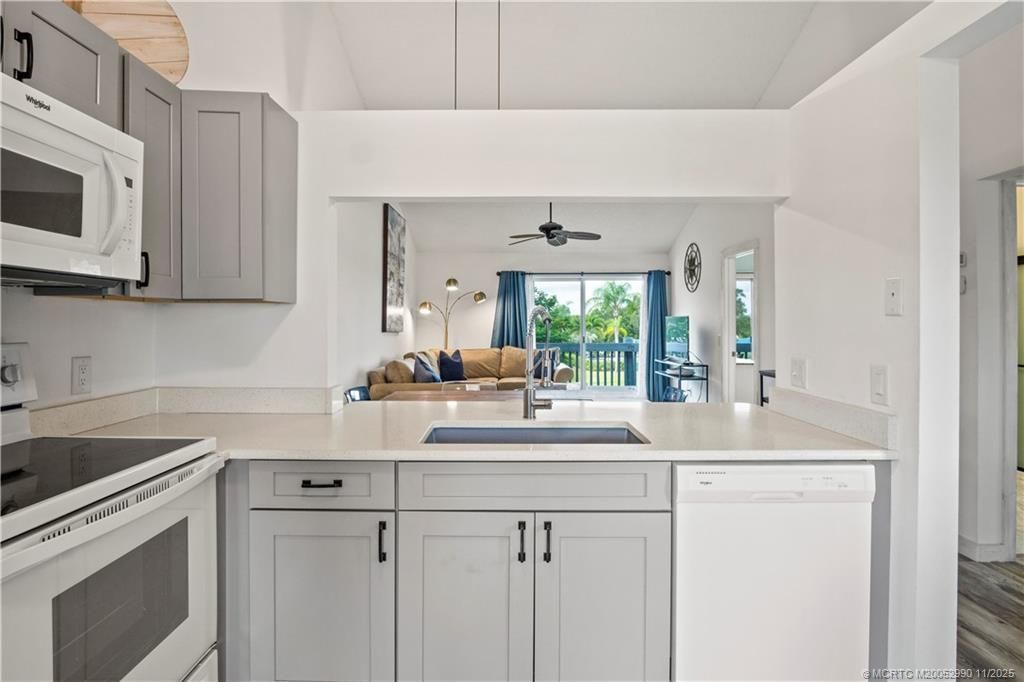 1555 NE Beacon Drive, Unit 1007, Jensen Beach, FL 34957 Photo