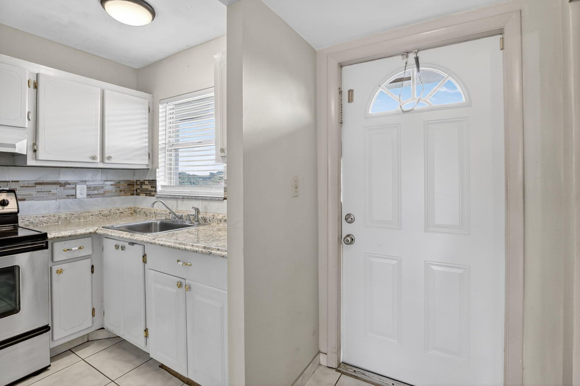 8130 Sunrise Lakes Boulevard, Unit 309, Sunrise, FL 33322 Photo