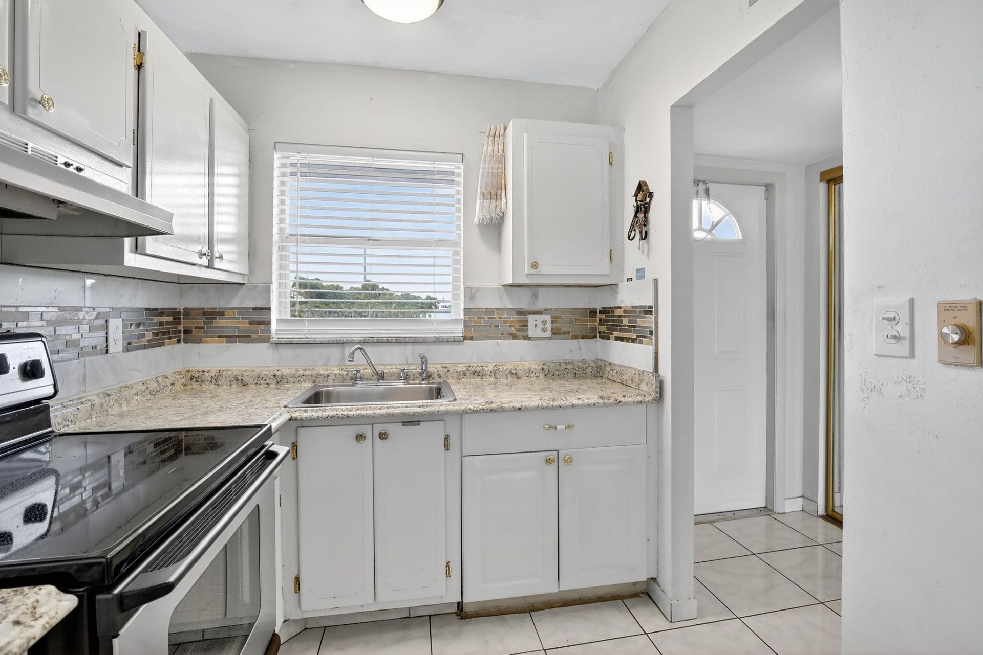 8130 Sunrise Lakes Boulevard, Unit 309, Sunrise, FL 33322 Photo