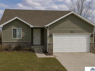 7924 N 94th Street , Omaha, NE 68122