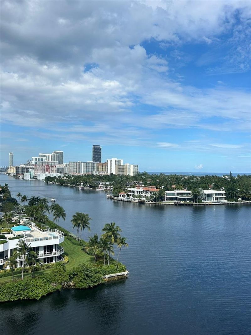 20515 E Country Club Dr, Unit 1042, Aventura, FL 33180 Photo