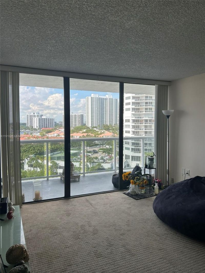 20515 E Country Club Dr, Unit 1042, Aventura, FL 33180 Photo