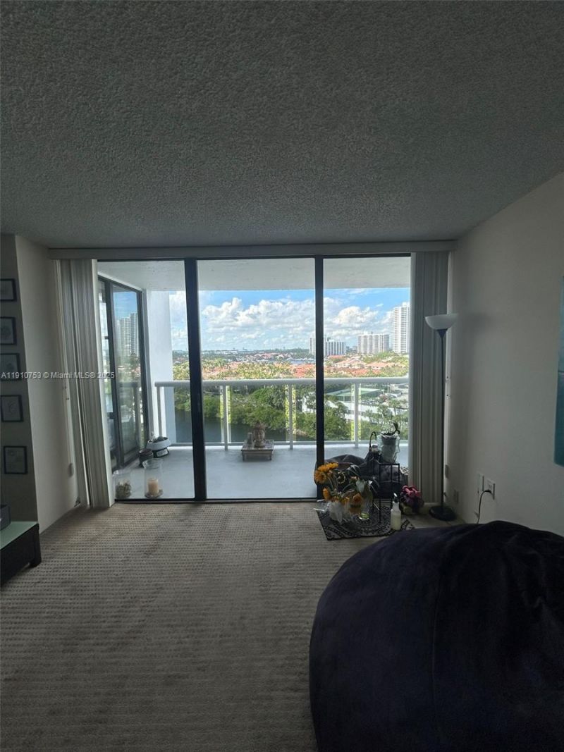 20515 E Country Club Dr, Unit 1042, Aventura, FL 33180 Photo