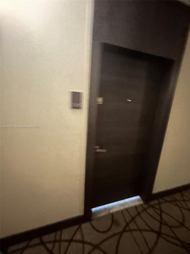 20515 E Country Club Dr, Unit 1042, Aventura, FL 33180 Photo