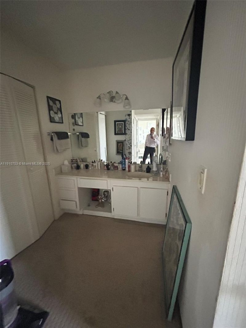 20515 E Country Club Dr, Unit 1042, Aventura, FL 33180 Photo