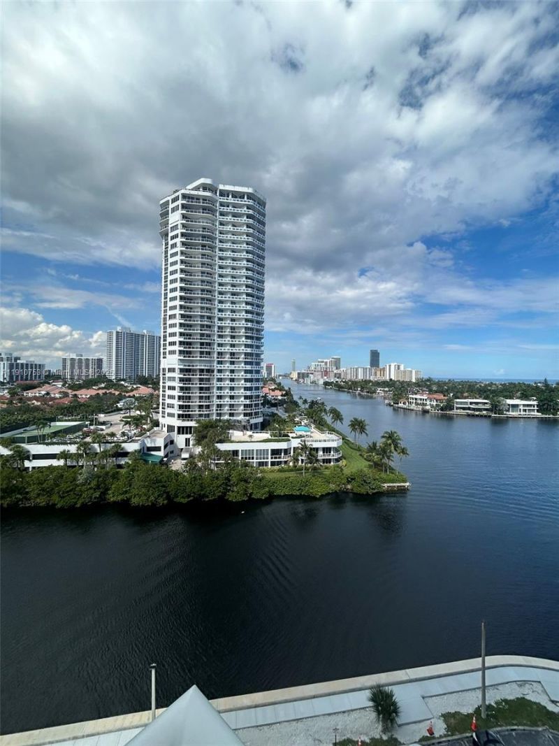 20515 E Country Club Dr, Unit 1042, Aventura, FL 33180 Photo
