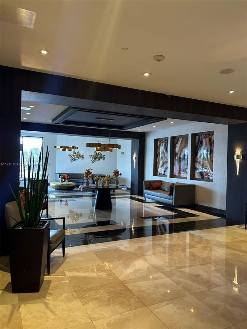 20515 E Country Club Dr, Unit 1042, Aventura, FL 33180 Photo