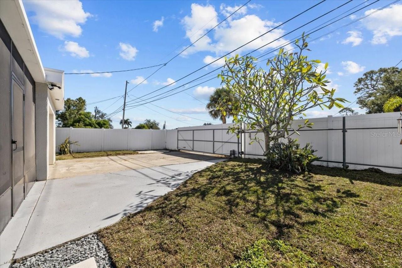 742 91st Avenue N, Saint Petersburg, FL 33702 Photo