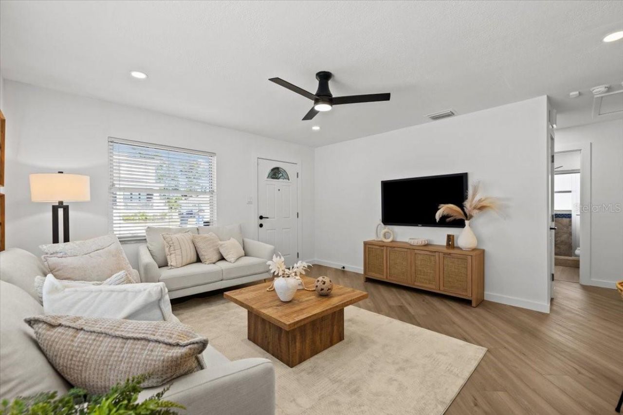 742 91st Avenue N, Saint Petersburg, FL 33702 Photo