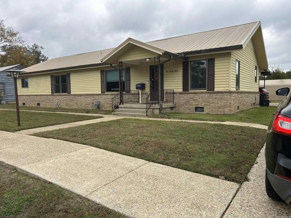 228 E Ingram, E. Camden, AR 71701