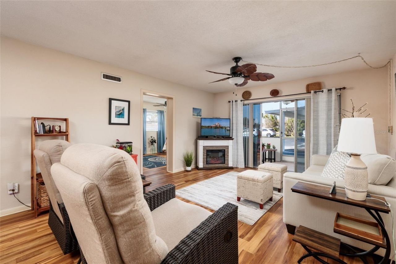 3789 46th Avenue S, Unit 101, Saint Petersburg, FL 33711 Photo