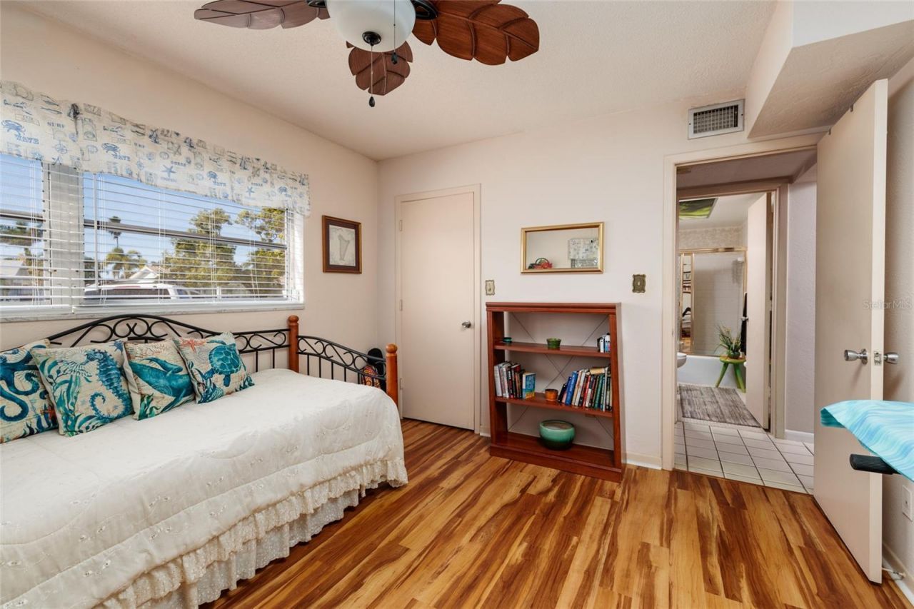 3789 46th Avenue S, Unit 101, Saint Petersburg, FL 33711 Photo