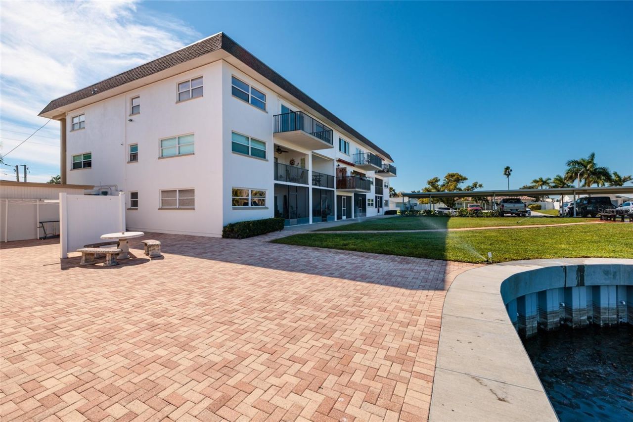 3789 46th Avenue S, Unit 101, Saint Petersburg, FL 33711 Photo