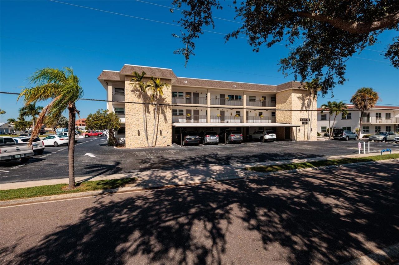 3789 46th Avenue S, Unit 101, Saint Petersburg, FL 33711 Photo